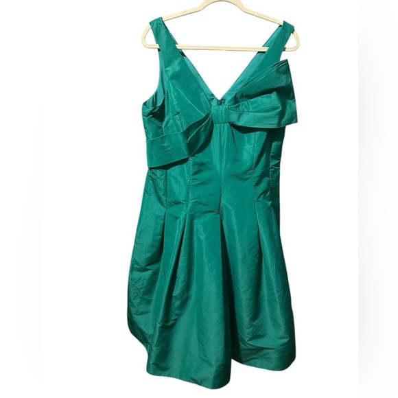 Teri Jon Bow-front Pleated Taffeta Dress In Kelly Green size 16 - Picture 1 of 8